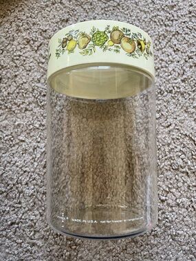 Like New Vintage Pyrex "Spice of Life" Canister